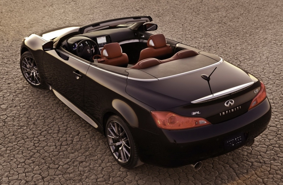 2013 Model Infinit araba