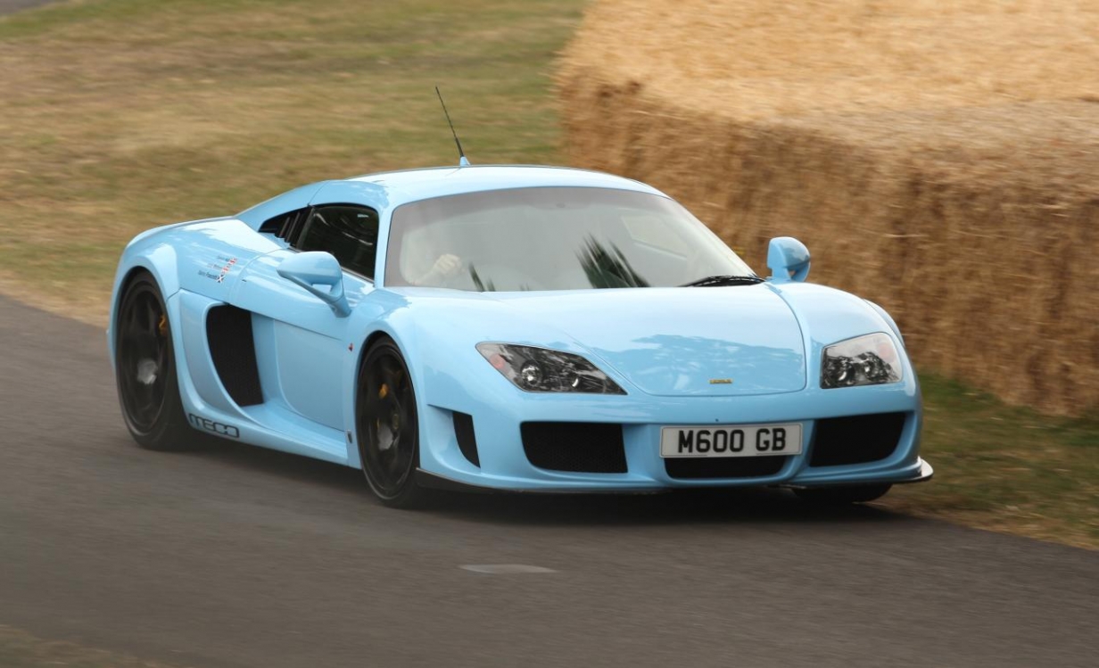 Araba  Noble M600