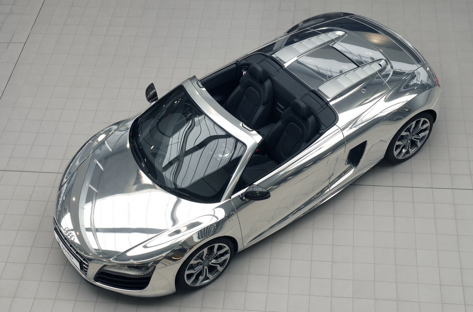 Audi R8 V10 Spyder Chrome