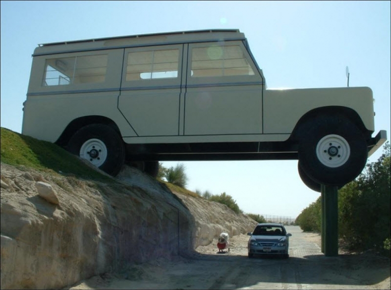 dev Land Rover
