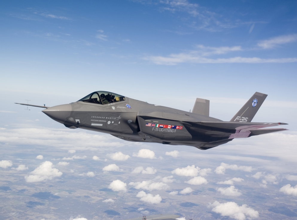 F 35 