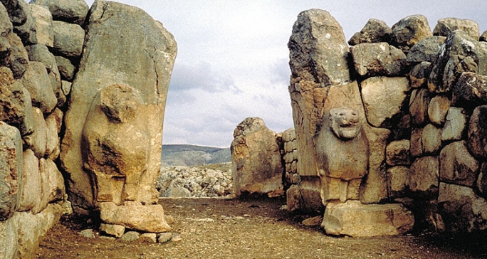 Hatsusaş Aslanlı kapı