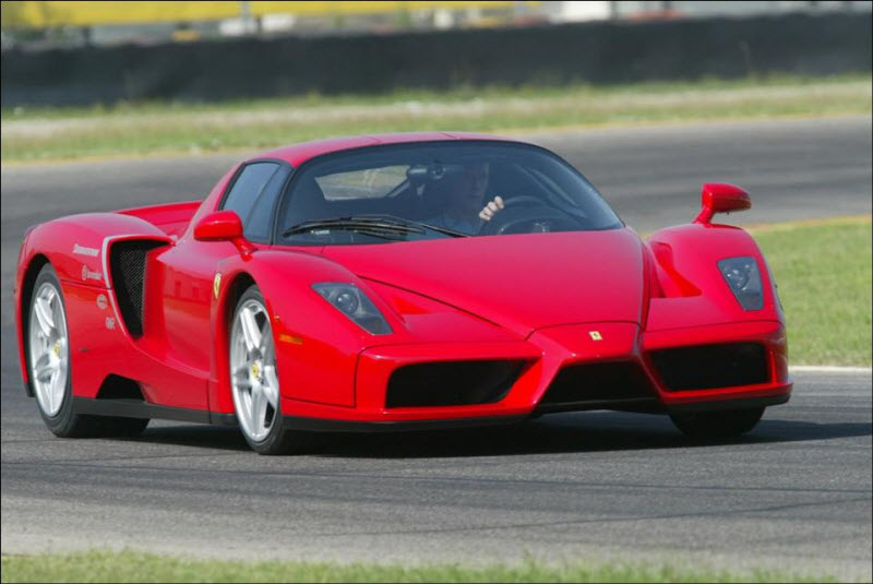  kırmızı ferrari